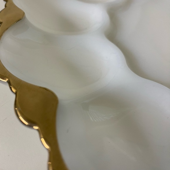 Matched pair of vintage Milkglass serving platters Anchor Hocking - Picture 8 of 8